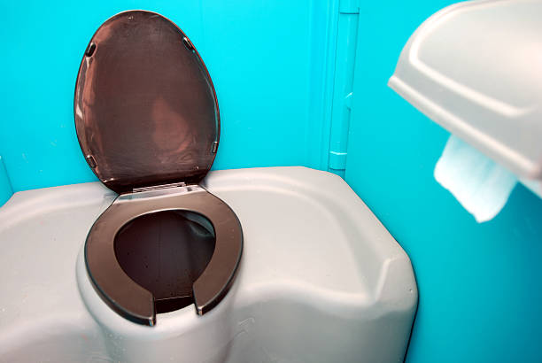 Best Porta potty rental near me  in Kirtland, OH